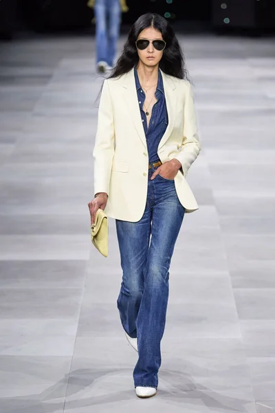 Look 26